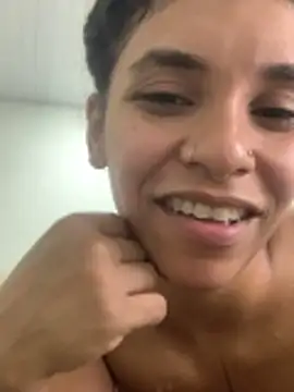 Lillith Bloom online show from April 7, 1:39 am