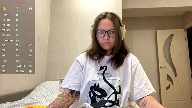 KerriMcbreen online show from December 23, 3:04 am