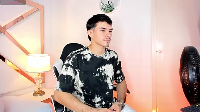 Justin duque online show from November 29, 7:39 pm