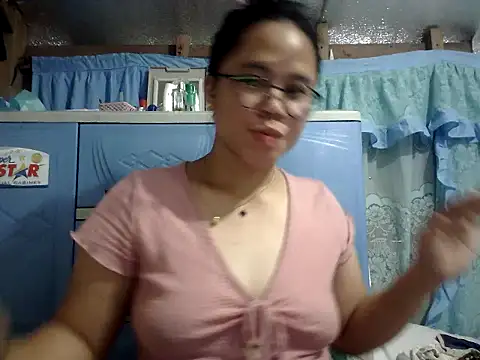 Snapshot of xxdreamgirl69 chatting on June 25, 5:12 am xxdreamgirl69 online show from June 25, 5:12 am