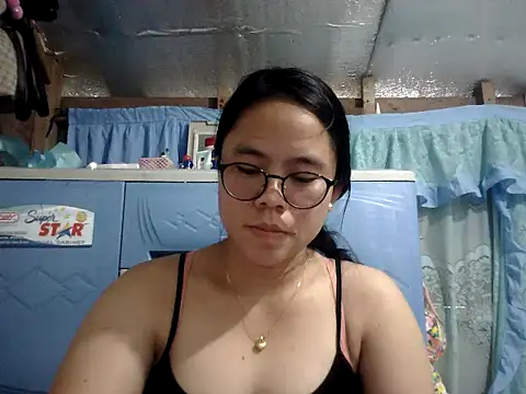 Snapshot of xxdreamgirl69 chatting on June 26, 5:12 am xxdreamgirl69 online show from June 26, 5:12 am