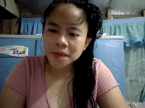 Snapshot of xxdreamgirl69 chatting on June 30, 10:33 pm xxdreamgirl69 online show from June 30, 10:33 pm