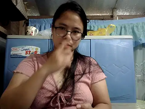 Snapshot of xxdreamgirl69 chatting on July 2, 3:23 am xxdreamgirl69 online show from July 2, 3:23 am