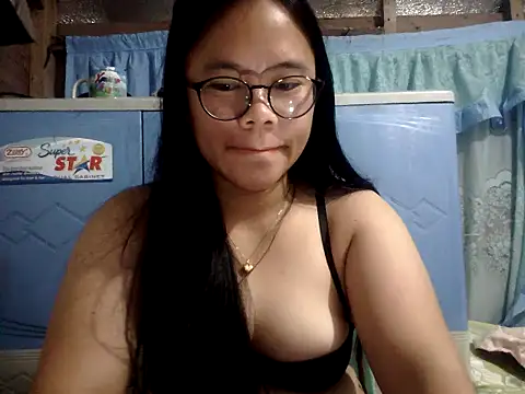 Snapshot of xxdreamgirl69 chatting on July 4, 1:12 am xxdreamgirl69 online show from July 4, 1:12 am