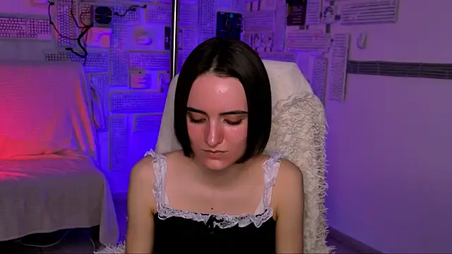 KateWillows online show from April 8, 4:56 am