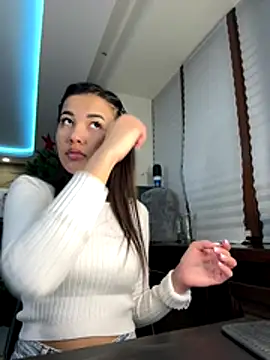 cordeliawow online show from December 20, 5:03 am