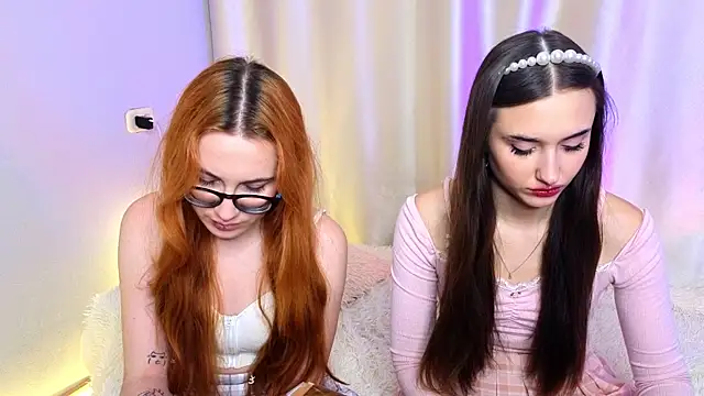 sunny luna online show from November 28, 2:31 pm