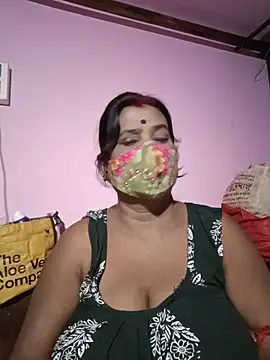 Snapshot of me-pari-hu chatting on July 1, 4:51 pm me-pari-hu online show from July 1, 4:51 pm