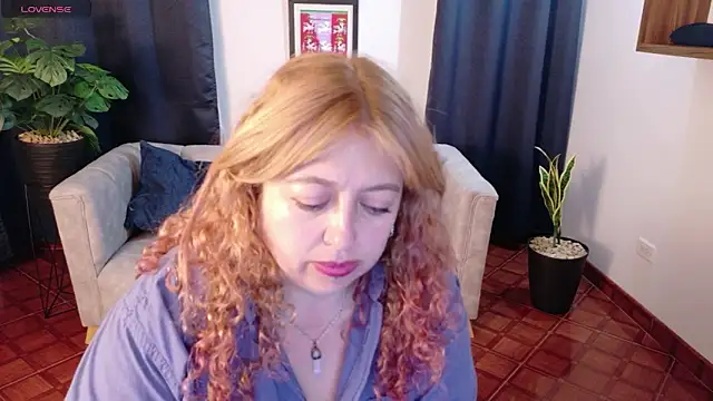 MilfArlet online show from January 15, 1:59 pm