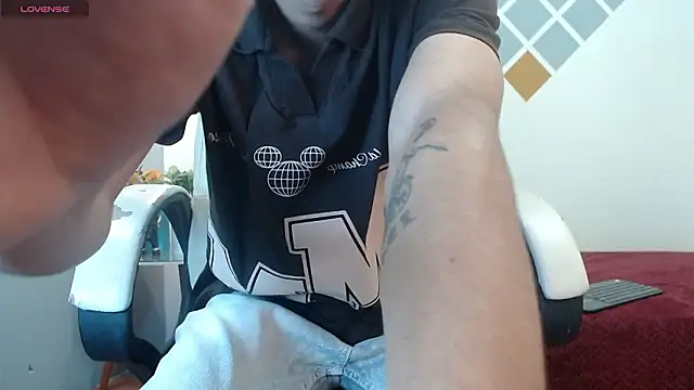 LucassSmith11 online show from March 18, 7:06 pm