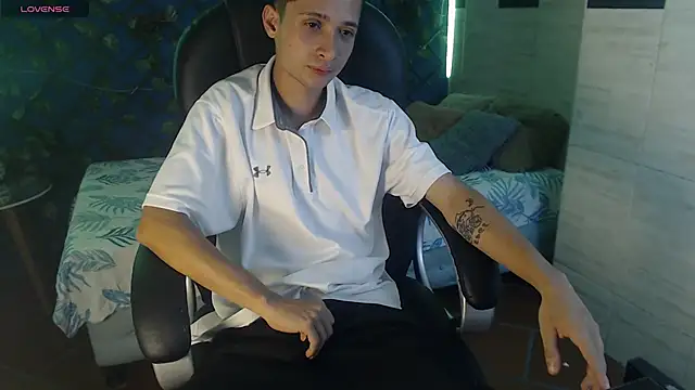 LucassSmith11 online show from April 5, 6:38 pm