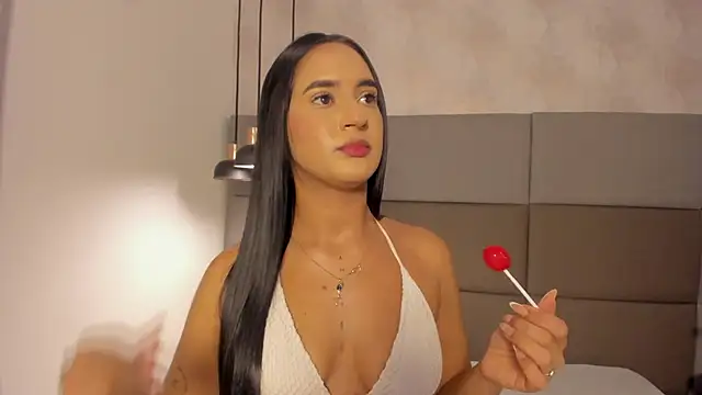 Emily luve online show from January 8, 2:30 pm