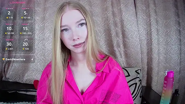 Snapshot of Rysella chatting on December 16, 12:43 pm Rysella online show from December 16, 12:43 pm