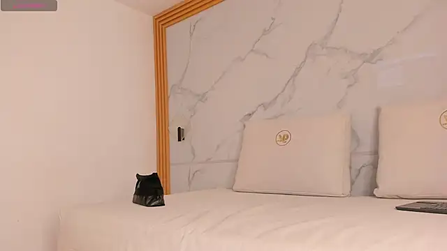 ayla velt online show from April 15, 7:43 pm