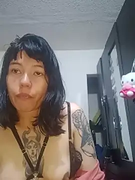 -AngelineThompson- online show from December 4, 5:06 am