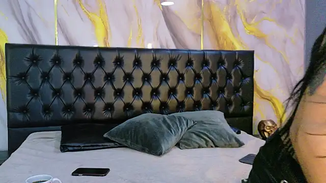 MilaDeRoux online show from March 20, 4:06 am