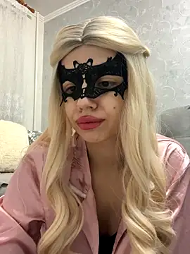 s4rah online show from December 1, 3:50 pm