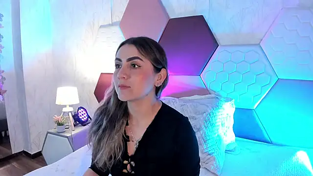 Snapshot of AriaRous chatting on February 1, 4:16 pm AriaRous online show from February 1, 4:16 pm