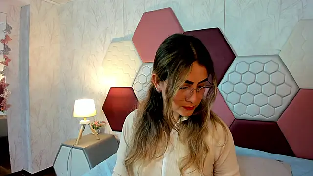 Snapshot of AriaRous chatting on February 12, 4:13 pm AriaRous online show from February 12, 4:13 pm