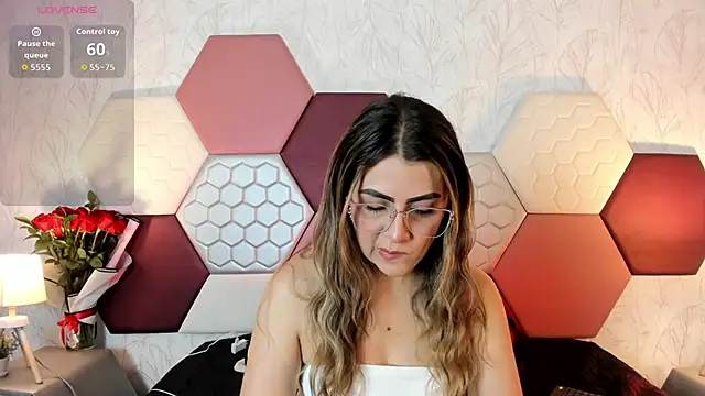 Snapshot of AriaRous chatting on March 2, 4:14 pm AriaRous online show from March 2, 4:14 pm