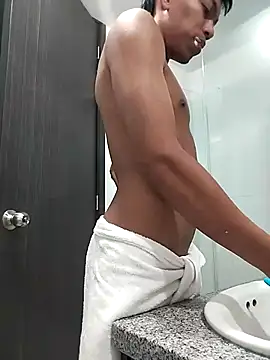 santinaughty online show from December 17, 2:06 am