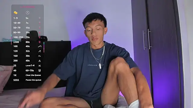 santinaughty online show from February 12, 10:38 pm