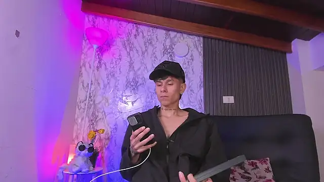 Jake beach  online show from February 8, 2:31 pm