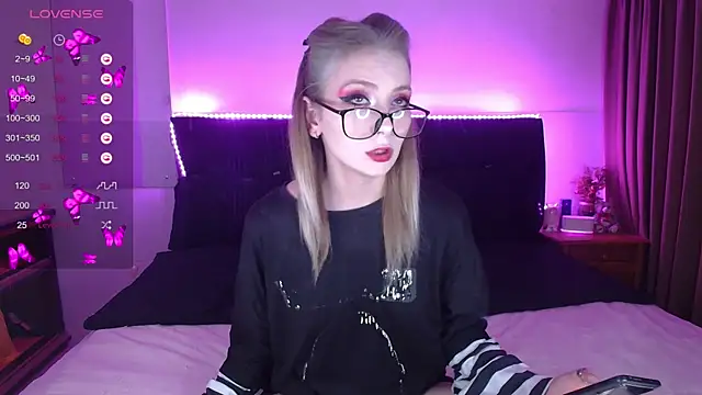 amyshhka online show from December 4, 11:46 pm