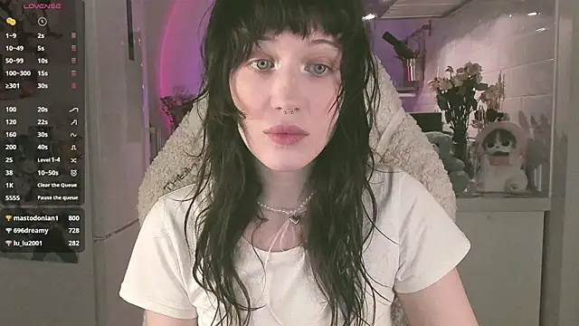 MePretty online show from March 17, 8:40 pm