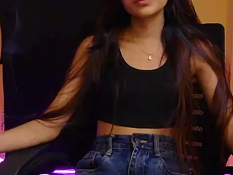 Snapshot of ItsArohi chatting on December 1, 10:42 am ItsArohi online show from December 1, 10:42 am