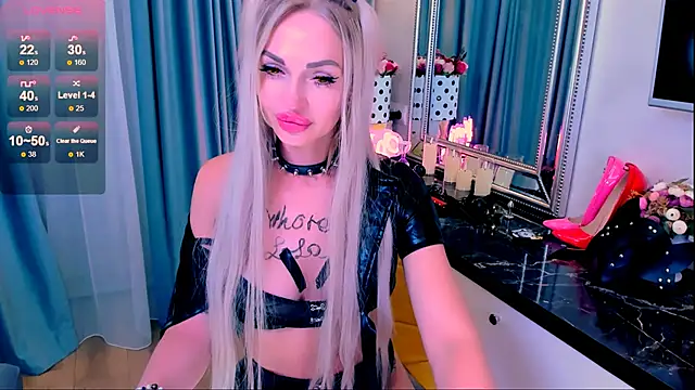 Lola Bombita online show from February 10, 1:10 am