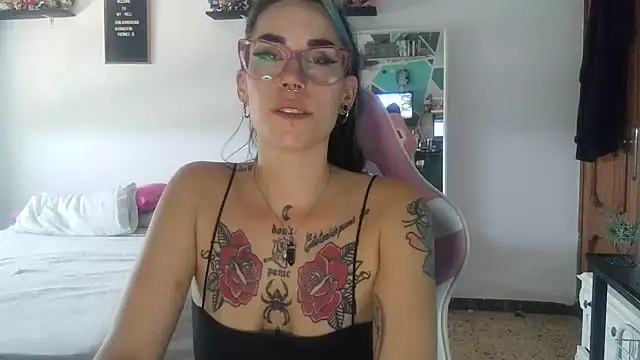 Snapshot of blackrose1997 chatting on July 20, 11:34 am blackrose1997 online show from July 20, 11:34 am