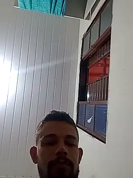 Snapshot of leonct chatting on November 30, 8:29 am leonct online show from November 30, 8:29 am