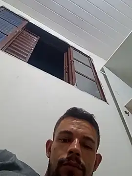 Snapshot of leonct chatting on December 1, 2:05 am leonct online show from December 1, 2:05 am