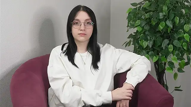 Snapshot of AmyDilox chatting on December 1, 5:45 am AmyDilox online show from December 1, 5:45 am