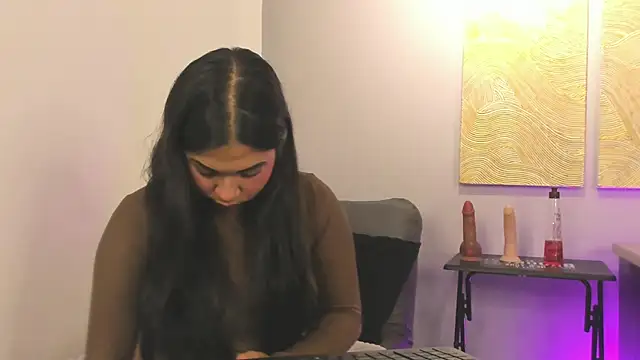 Mylarossi online show from December 3, 12:36 pm