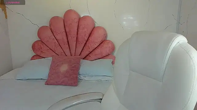 Cherrybombs  online show from March 4, 12:44 pm