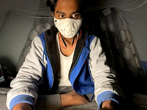 hunterboy2001 online show from December 2, 4:46 pm