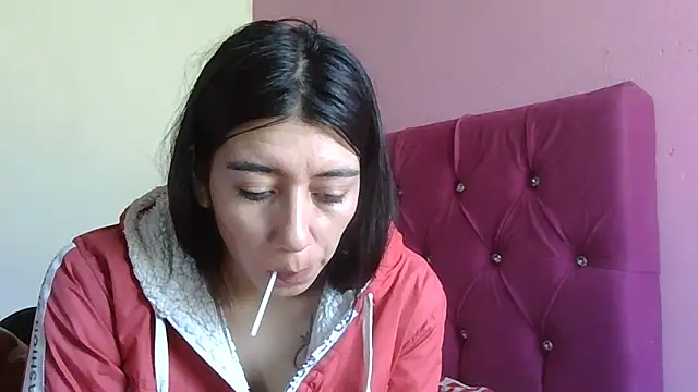 TaylorLove- online show from December 14, 2:33 pm