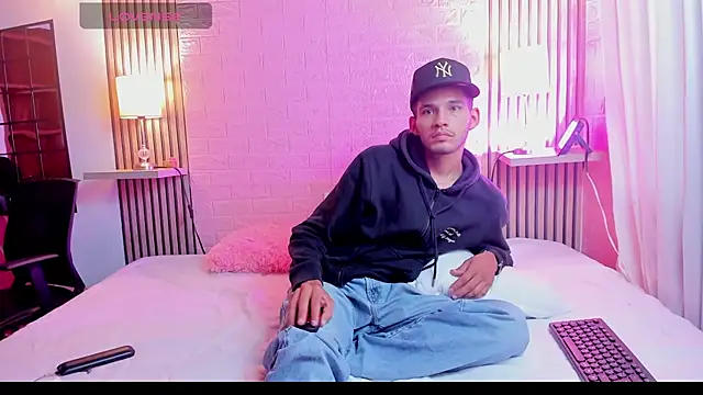 Snapshot of dear_lover1 chatting on December 3, 11:41 am dear lover1 online show from December 3, 11:41 am