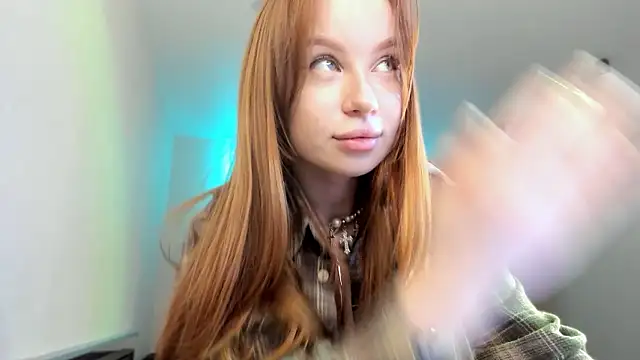 PollyPeach  online show from February 26, 5:17 am