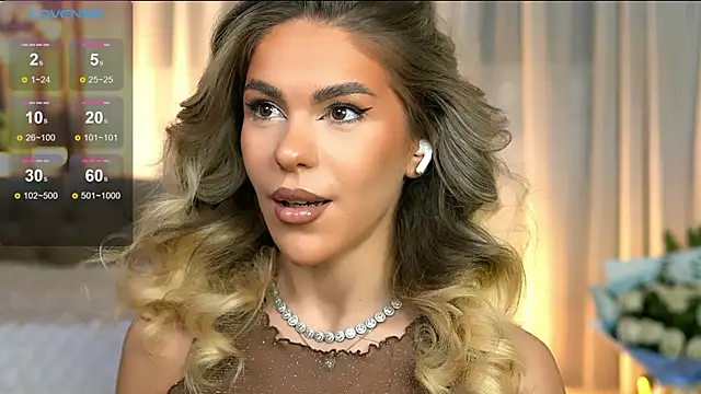 ChloeVelvetx online show from May 4, 8:27 pm