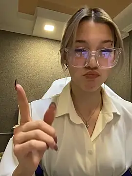 lilXdomii online show from January 13, 11:32 pm