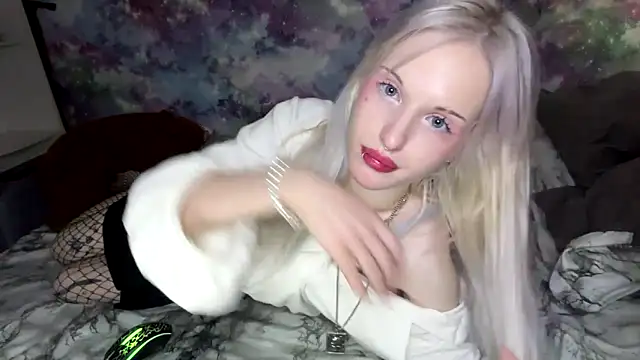 Snapshot of CelenFomes chatting on March 3, 7:03 am CelenFomes online show from March 3, 7:03 am