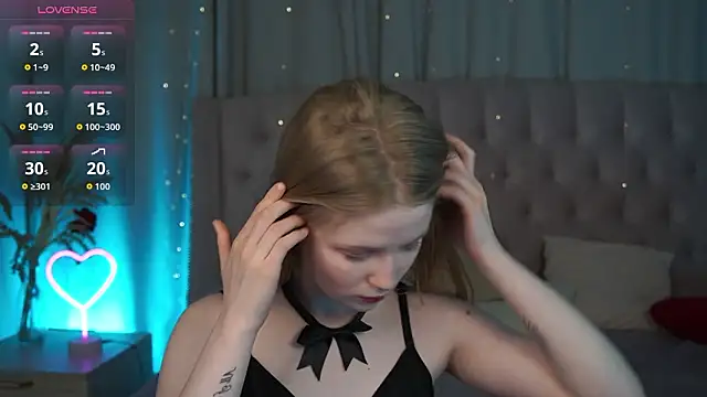 Snapshot of LilianHoward chatting on February 1, 12:15 pm LilianHoward online show from February 1, 12:15 pm