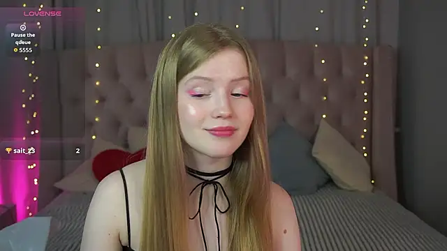 Snapshot of LilianHoward chatting on February 7, 12:09 pm LilianHoward online show from February 7, 12:09 pm