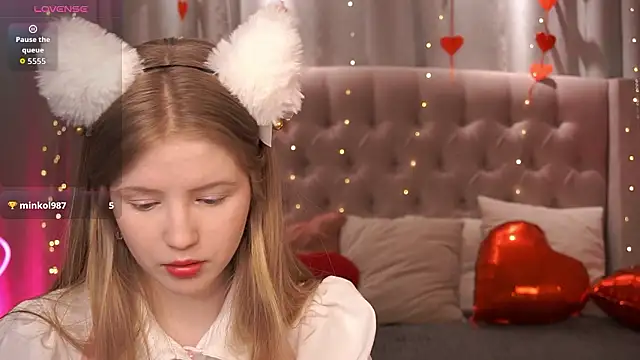 Snapshot of LilianHoward chatting on February 15, 12:25 pm LilianHoward online show from February 15, 12:25 pm