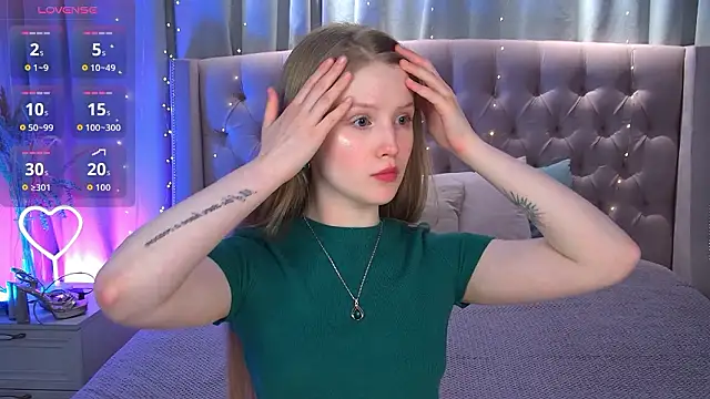 Snapshot of LilianHoward chatting on March 20, 11:59 am LilianHoward online show from March 20, 11:59 am