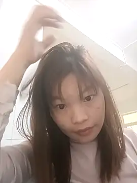 Snapshot of See-through22 chatting on December 16, 2:49 am See-through22 online show from December 16, 2:49 am