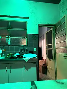 Snapshot of Petebulimia chatting on January 6, 12:25 am Petebulimia online show from January 6, 12:25 am